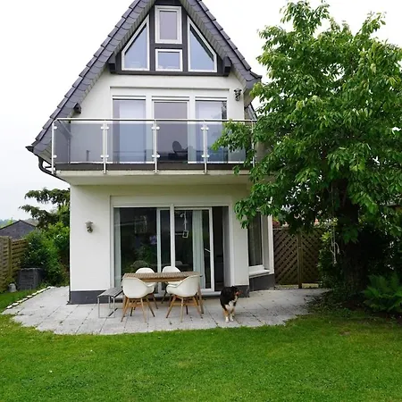 בית נופש Gemuetliches Und Ruhiges Haus Mit Garten In Solingen, Privat, Bis 3 Gaeste *