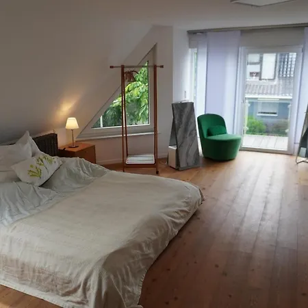 בית נופש Gemuetliches Und Ruhiges Haus Mit Garten In Solingen, Privat, Bis 3 Gaeste *