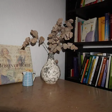 Gemuetliches Und Ruhiges Haus Mit Garten In Solingen, Privat, Bis 3 Gaeste זולינגן